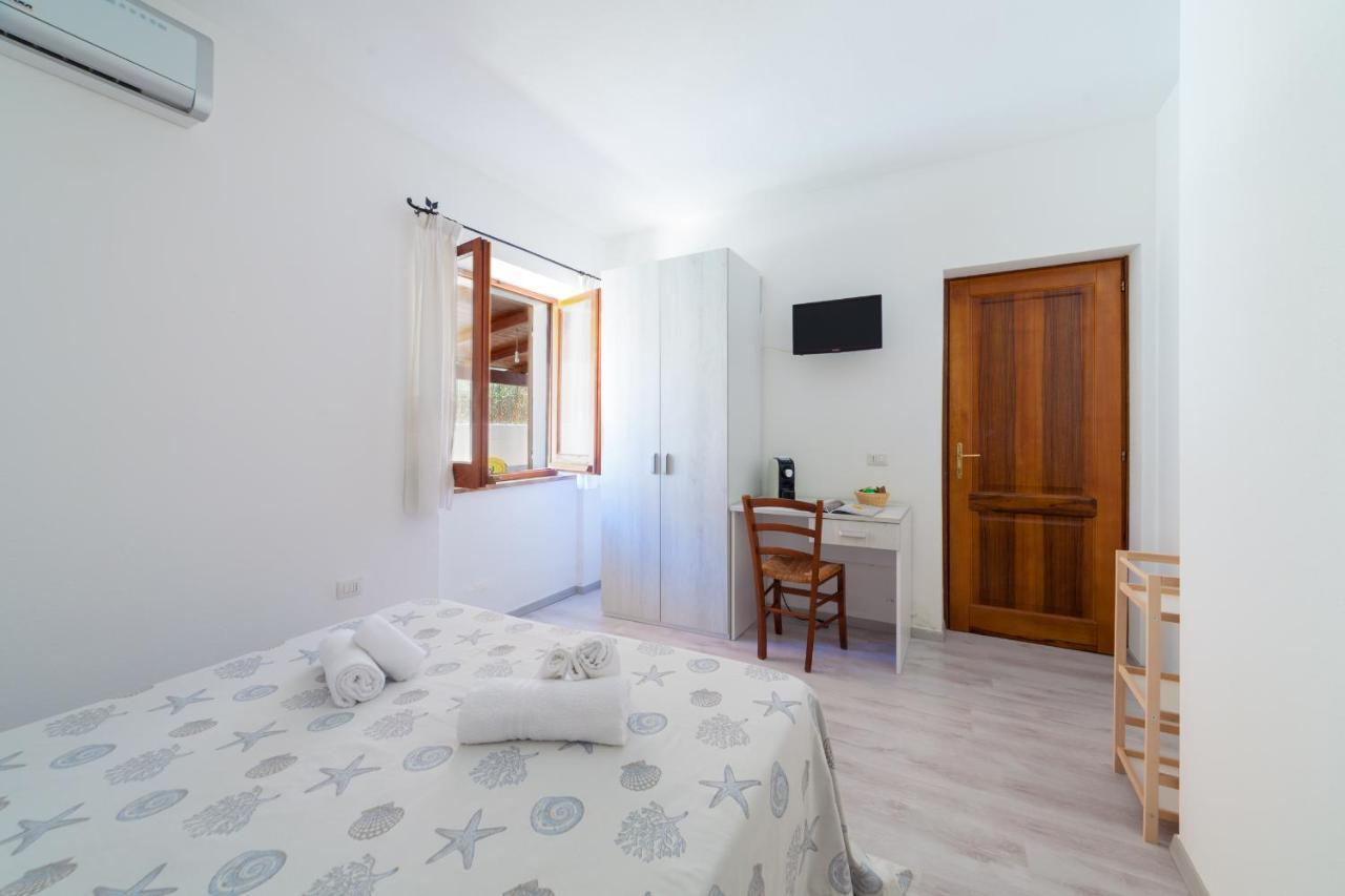 Brezza B&B Golfo Aranci Eksteriør bilde