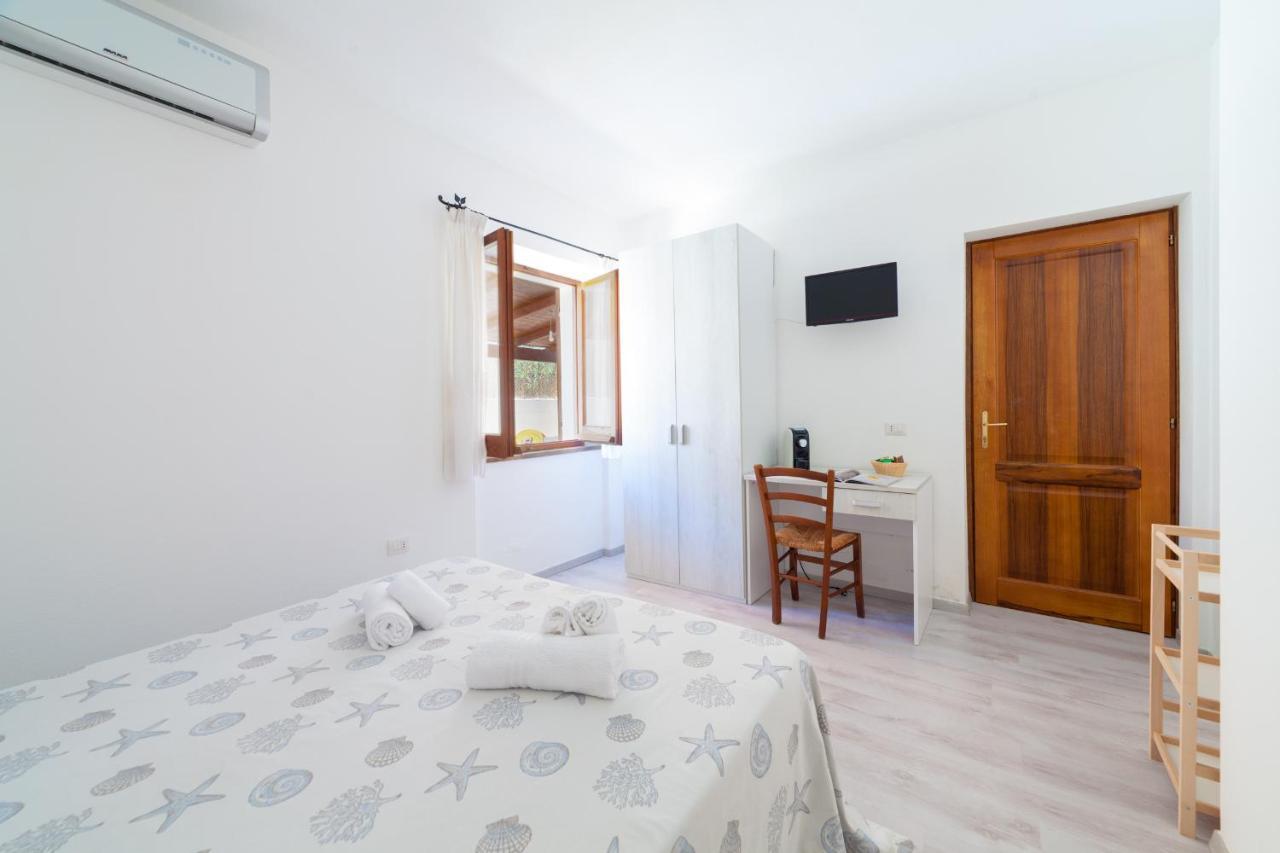 Brezza B&B Golfo Aranci Eksteriør bilde