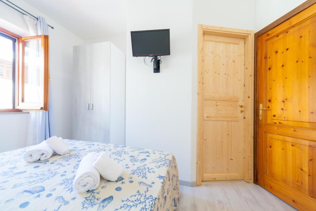 Brezza B&B Golfo Aranci Eksteriør bilde