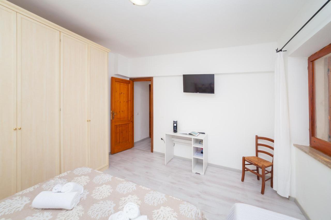 Brezza B&B Golfo Aranci Eksteriør bilde